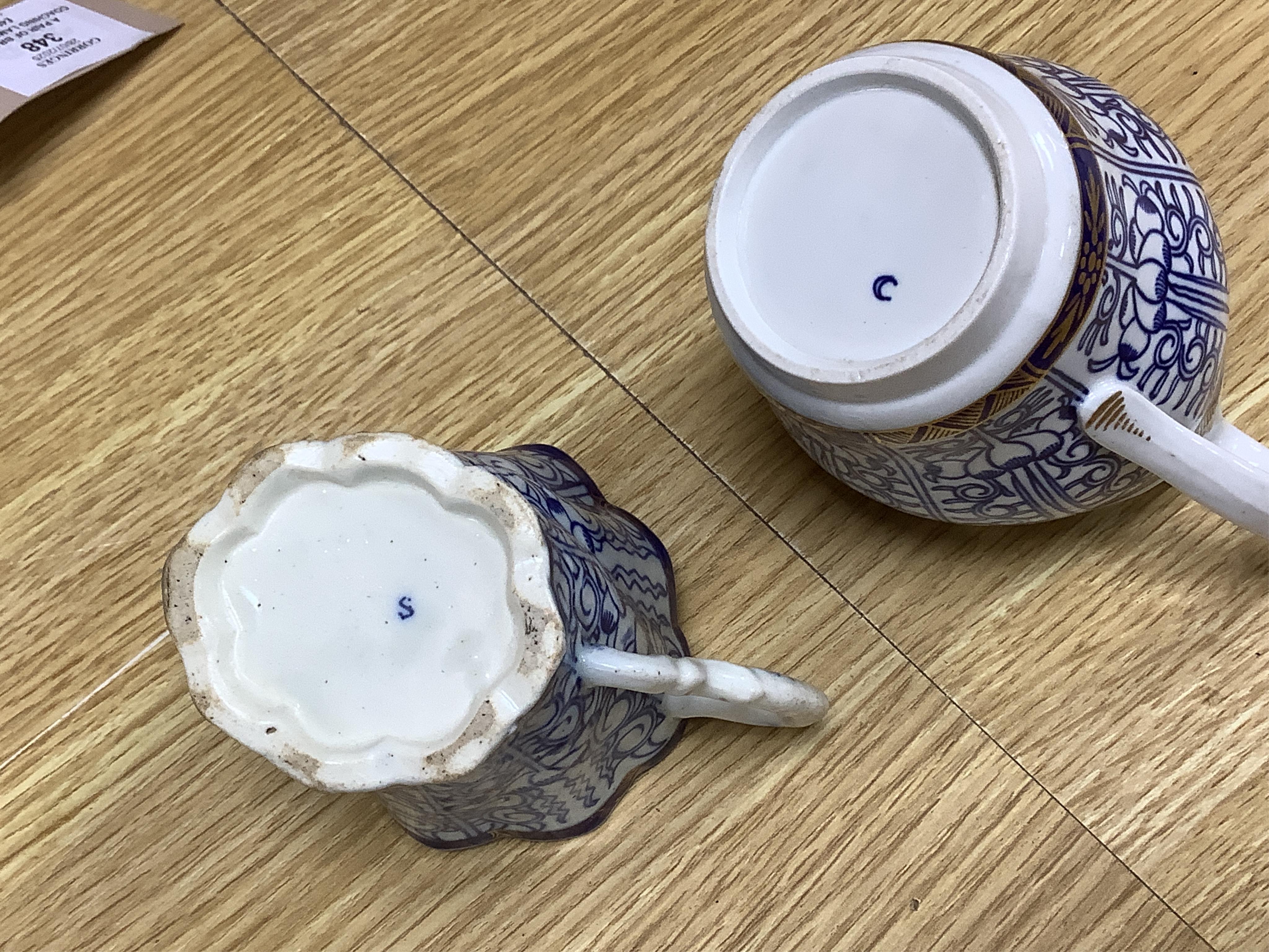 A collection of Worcester Royal Lily pattern tea and coffee wares, late 18th/early 19th century, largest 22cm wide